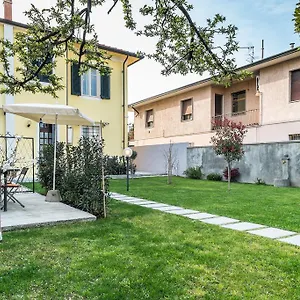 Villa Zibaldone, Vivi Il Giardino In Citta!, Lucca